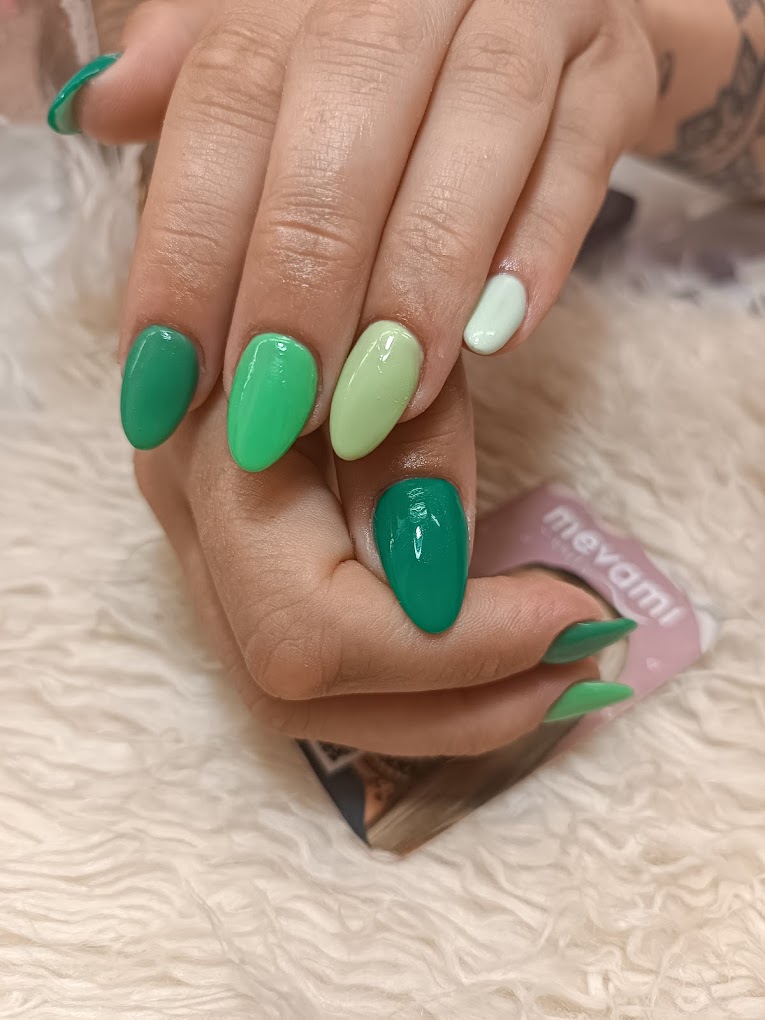 Mevami Nails
